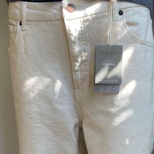 Oliver Logan NWT Aberdeen Cream Straight-Leg Jeans